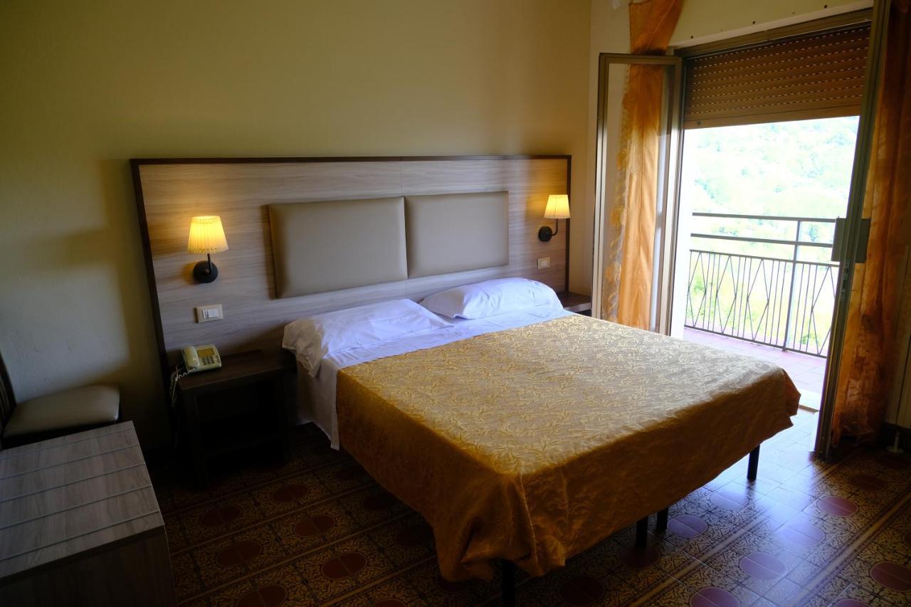 Aparthotel Amelia Dream View Momigno Exterior photo